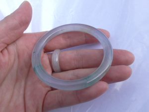氷翡翠バングル