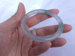 氷翡翠バングル