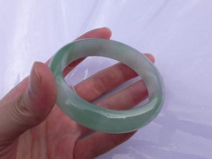 氷翡翠バングル