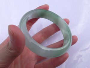氷翡翠バングル