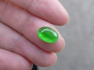 蛍光翡翠ルース