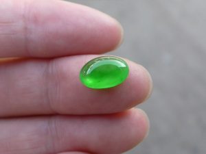 蛍光翡翠ルース