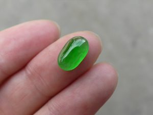 蛍光翡翠ルース