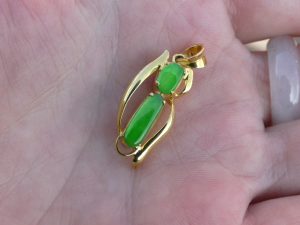 ろうかん翡翠ペンダント