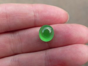 蛍光翡翠ルース