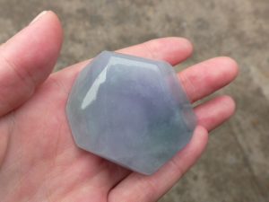 ラベンダー翡翠原石