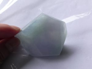 ラベンダー翡翠原石