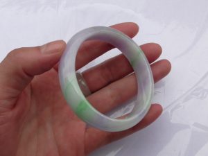 ラベンダー翡翠バングル