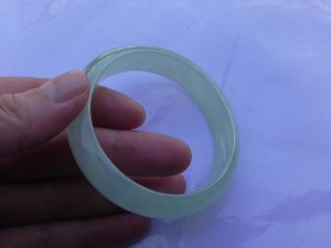 氷翡翠バングル