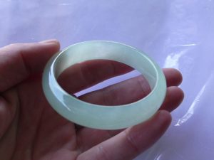 氷翡翠バングル