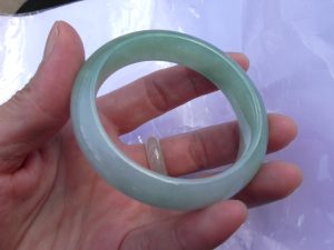 氷翡翠バングル
