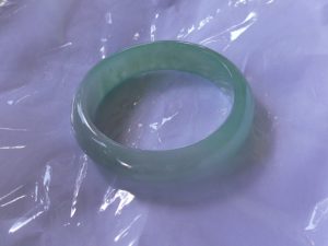 氷翡翠バングル