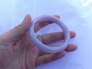 ラベンダー翡翠バングル
