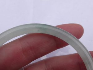 氷翡翠バングル