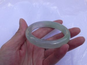 氷翡翠バングル