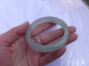 氷翡翠バングル