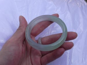氷翡翠バングル