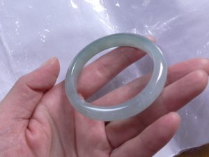 氷翡翠バングル