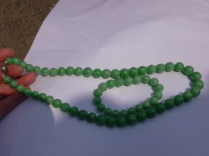翡翠（ひすい）ビーズネックレス