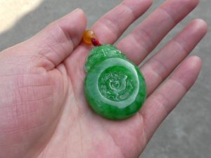 翡翠（ヒスイ）カービング