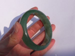 氷翡翠バングル