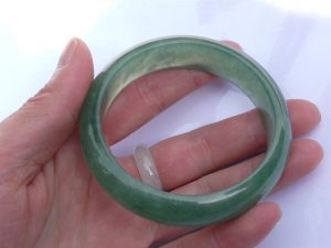 氷翡翠バングル