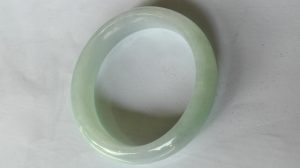 氷翡翠バングル