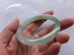 氷翡翠バングル