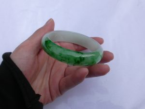 翡翠（ひすい）バングル