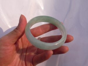 氷翡翠（ヒスイ）バングル
