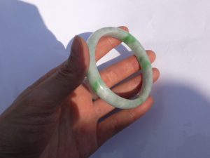翡翠バングル