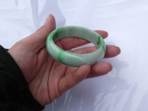 翡翠（ひすい）バングル