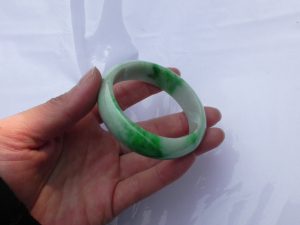 翡翠（ひすい）バングル