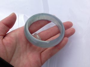 氷翡翠（ヒスイ）バングル