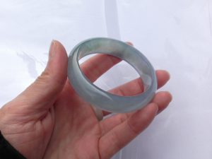 氷翡翠（ヒスイ）バングル
