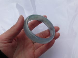 氷翡翠（ヒスイ）バングル