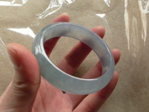 氷翡翠（ヒスイ）バングル
