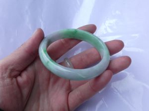 翡翠（ヒスイ）バングル