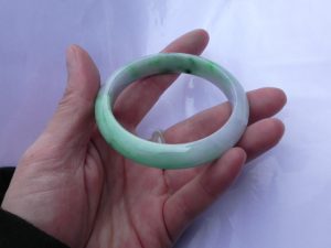 翡翠（ヒスイ）バングル