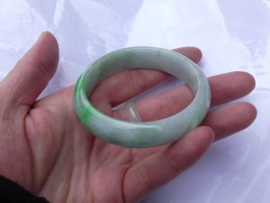 翡翠（ひすい）バングル