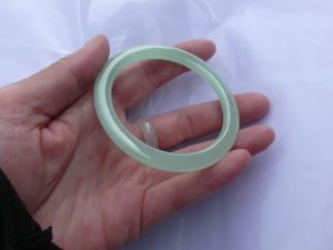 氷翡翠（ヒスイ）バングル
