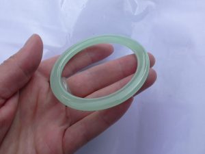 氷翡翠（ヒスイ）バングル