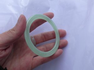 氷翡翠（ヒスイ）バングル