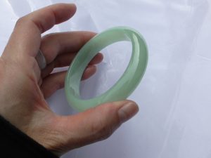 翡翠（ヒスイ）バングル
