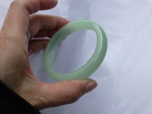 翡翠（ヒスイ）バングル