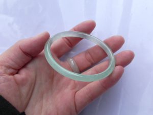 氷翡翠（ヒスイ）バングル