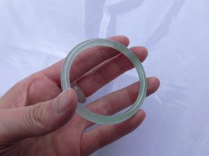 氷翡翠（ヒスイ）バングル