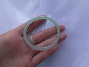 氷翡翠（ヒスイ）バングル