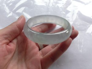 氷翡翠（ヒスイ）バングル