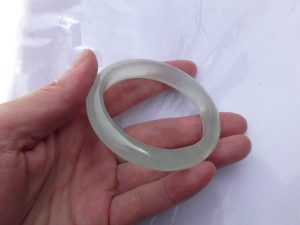 氷翡翠（ヒスイ）バングル